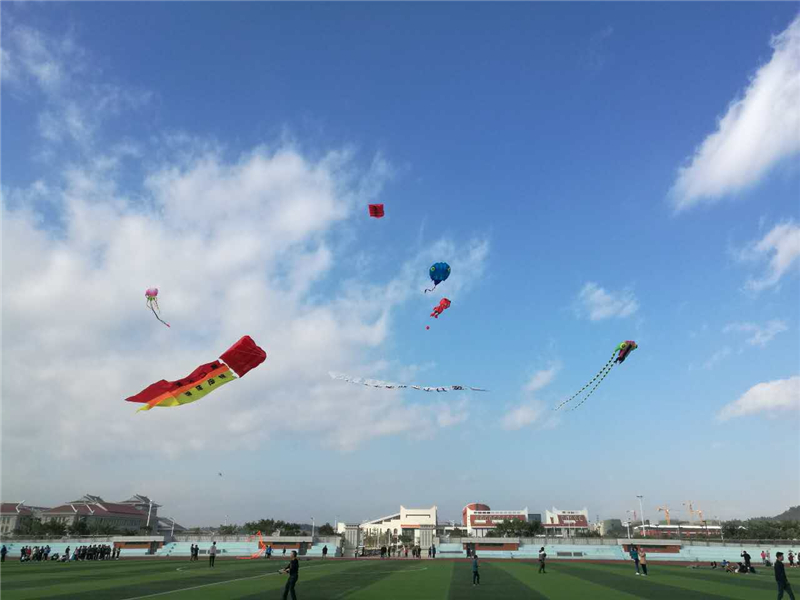Let’s go fly kites: XMU successfully holds 4th Kite Festival