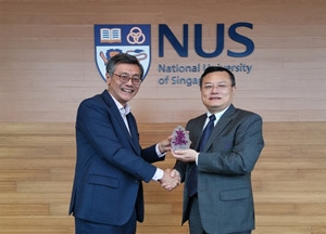 President Zhang Rong Leads a Delegation to Visit National University of Singapore